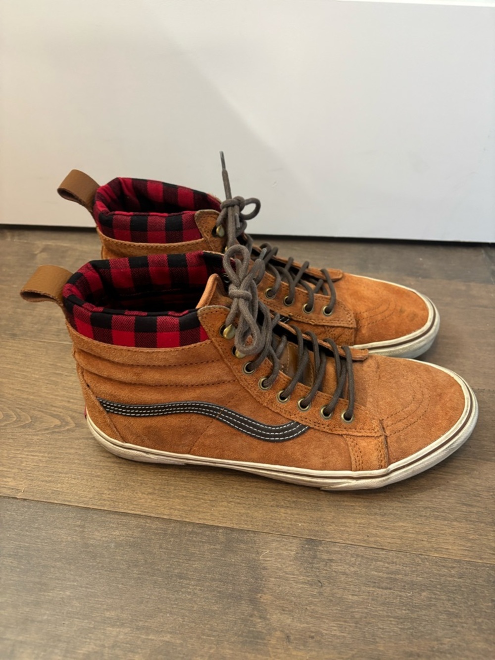 Vans Sk8-HI Leather Suede Scotch guard High-Top Sneakers with Red Plaid Collar